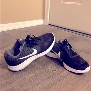 Women’s black Nike shoes